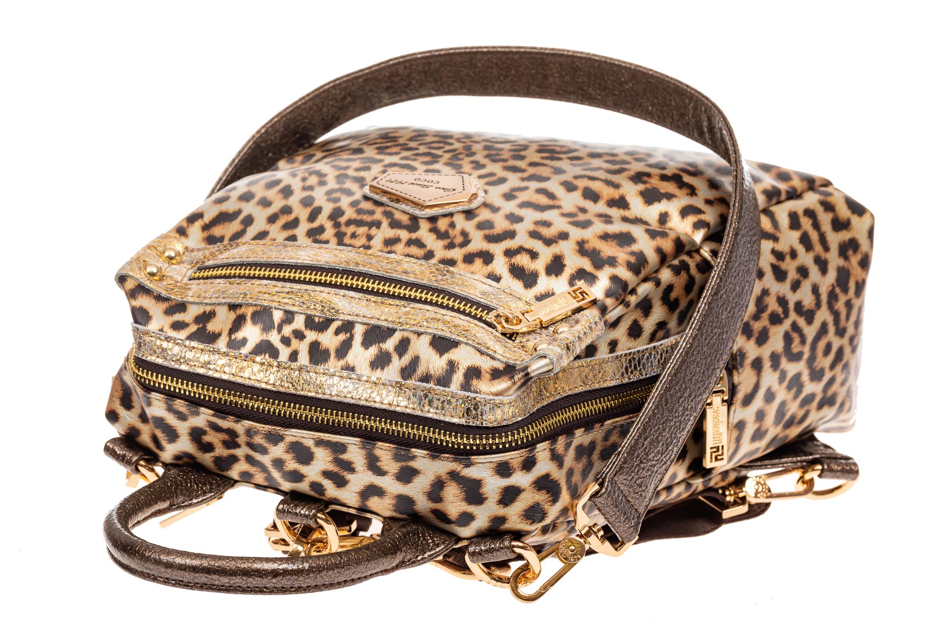 На фото 4 - Женский рюкзак из кожи с леопардовым принтом