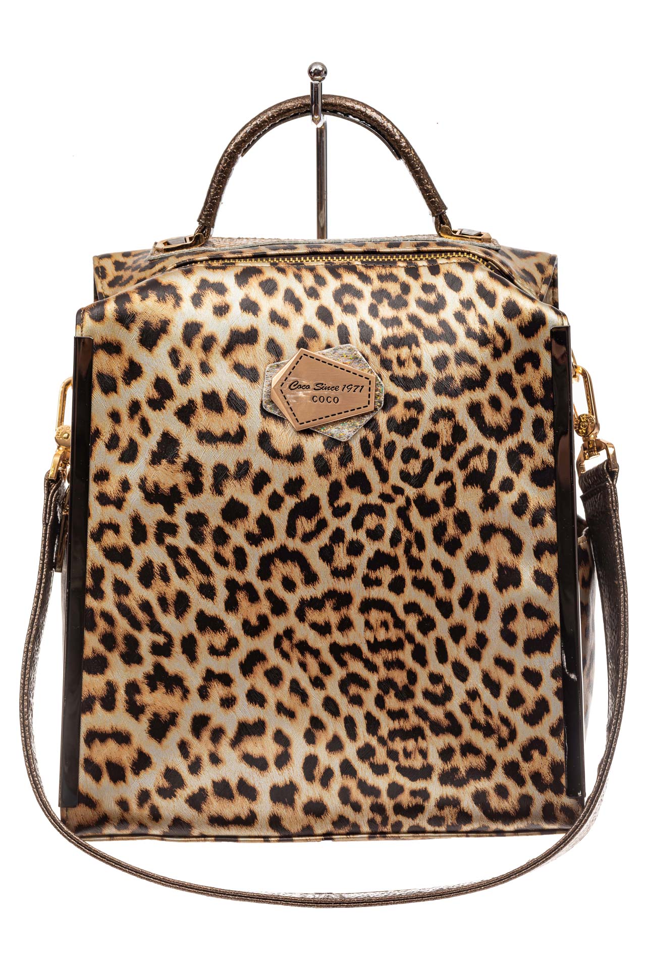 На фото 2 - Женский рюкзак из искусственной и натуральной кожи с леопардовым принтом