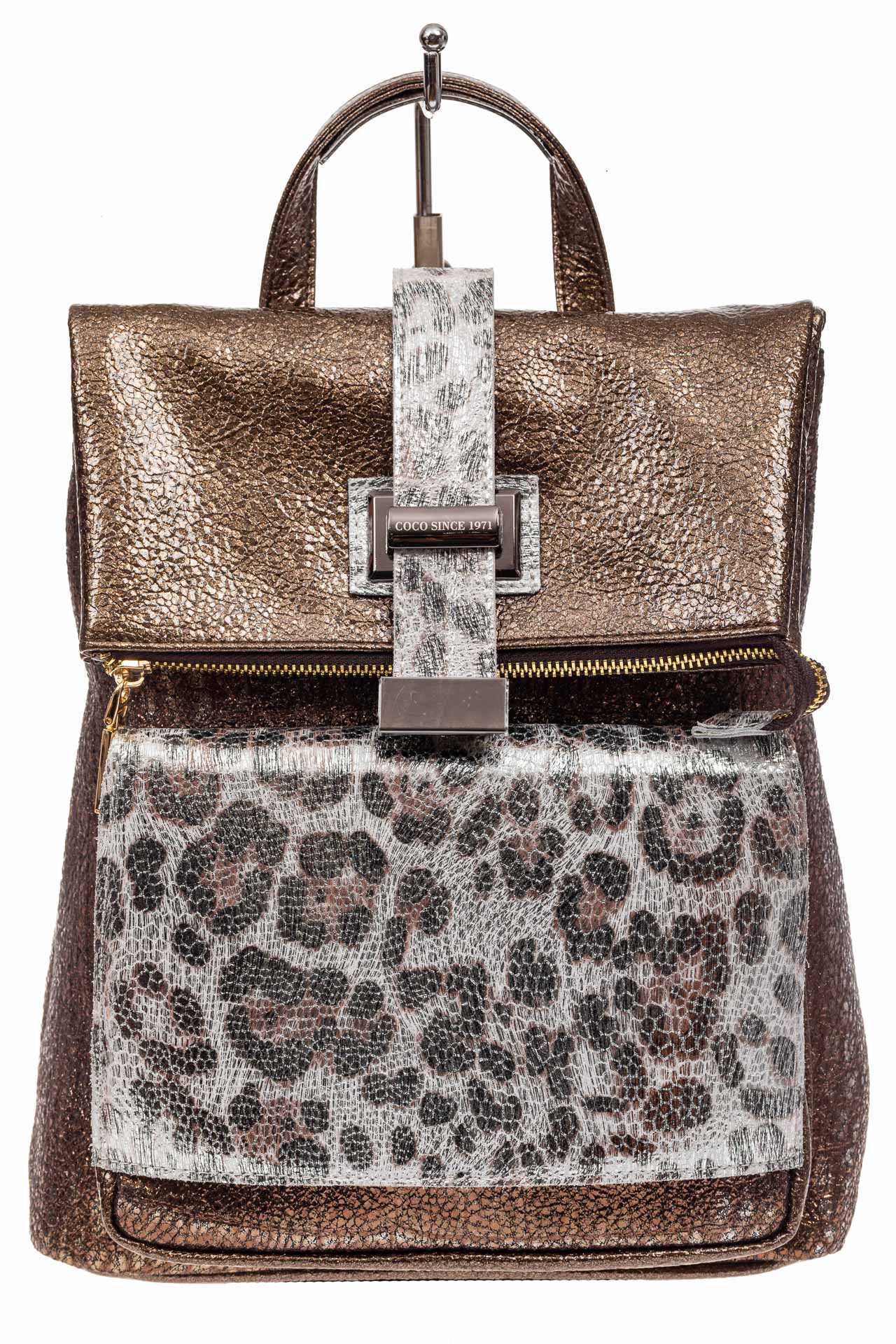 На фото 2 - Женский рюкзак из искусственной и натуральной кожи, цвет бронза+леопардовый принт