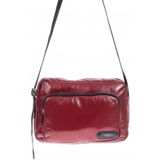 На фото 2 - Молодёжная  сумка из экокожи, цвет красный