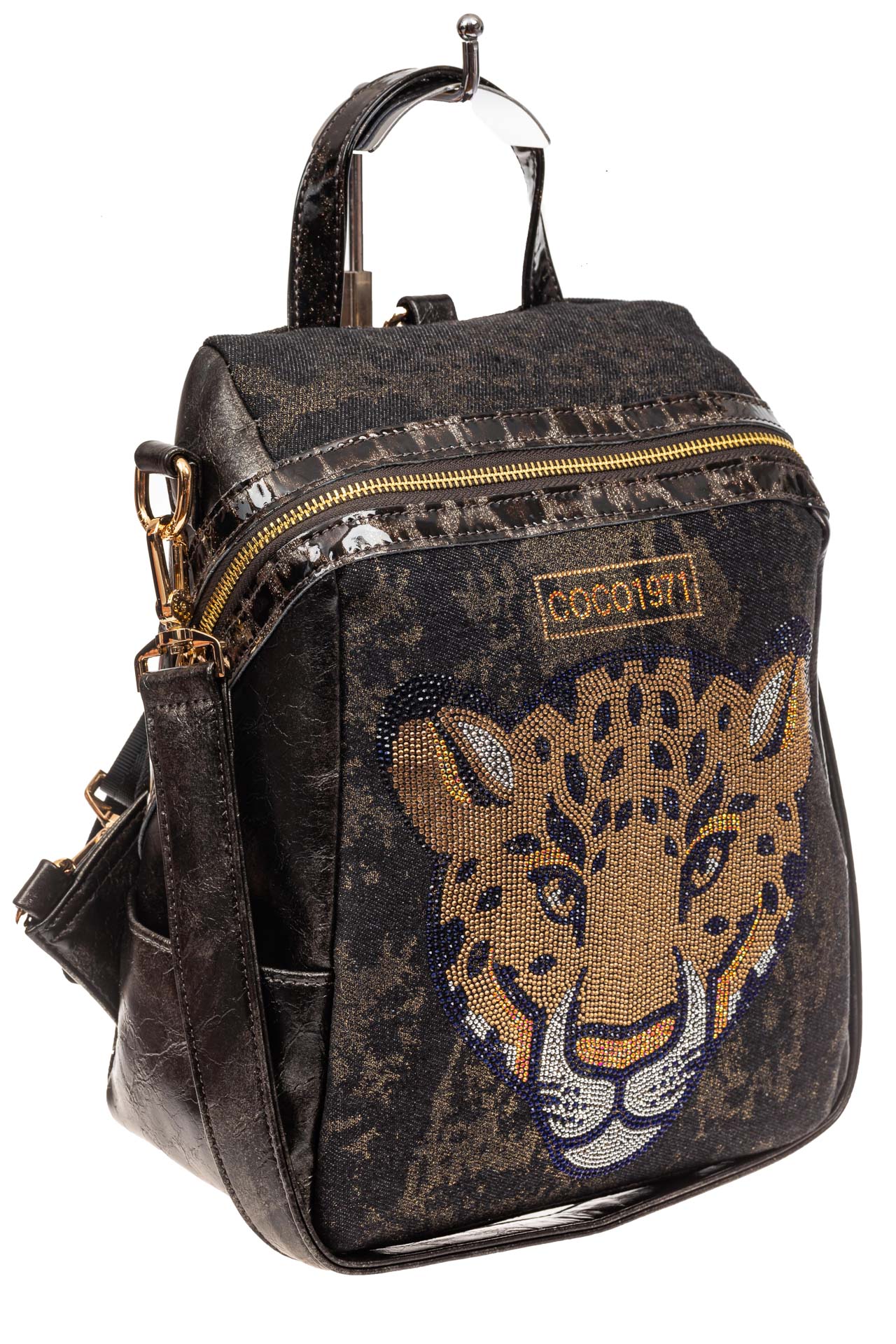 На фото 1 - Женский рюкзак с изображением леопарда из страз