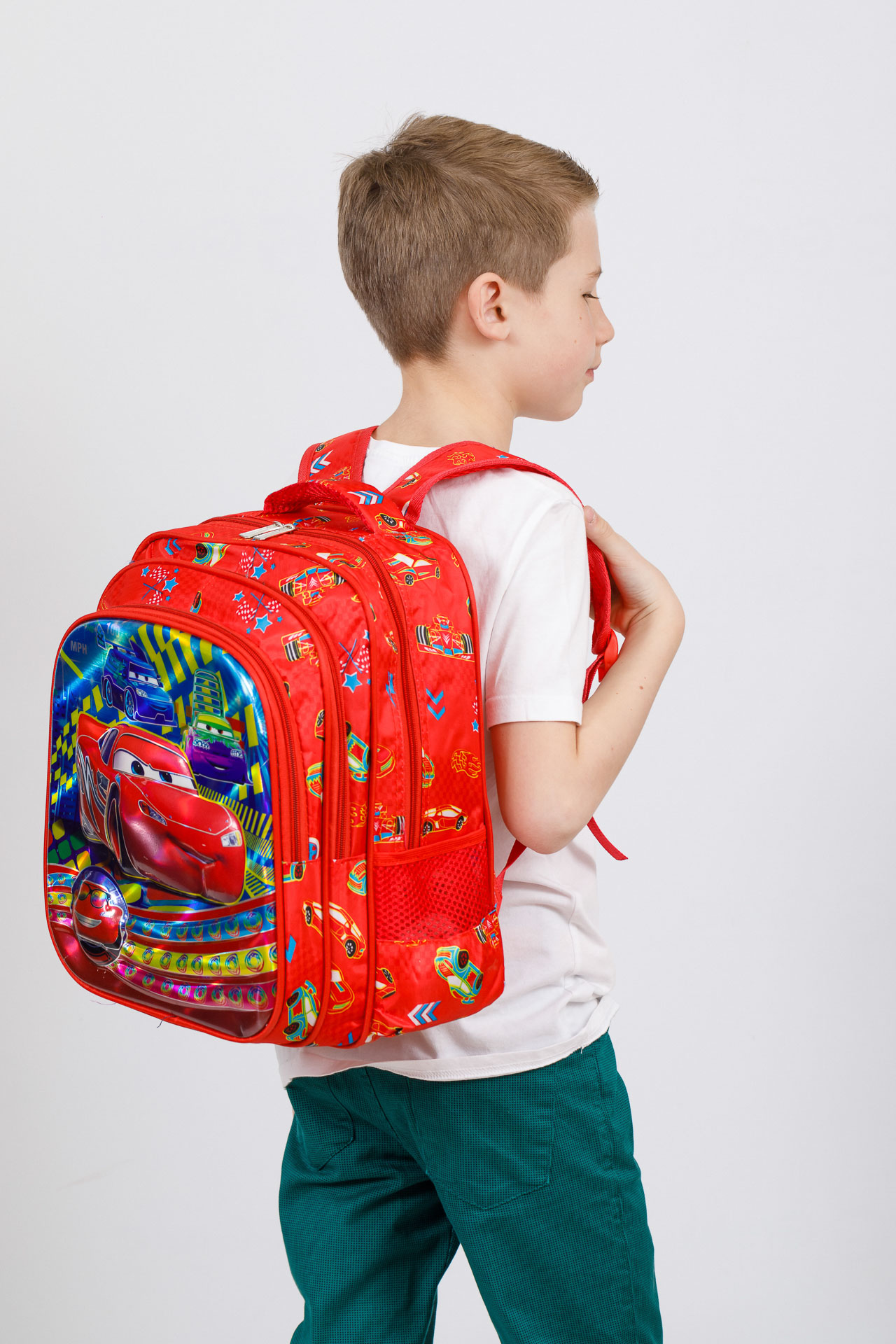 На фото 4 - Большой вместительный рюкзак с аппликацией, цвет красный