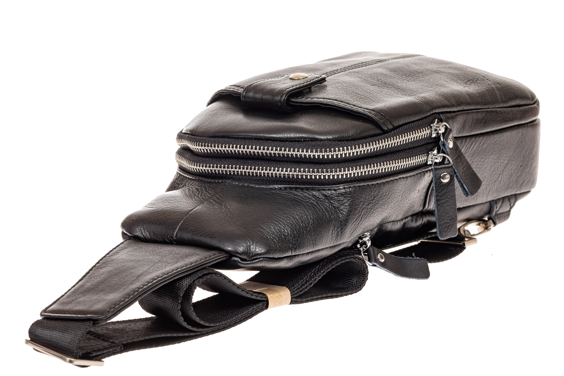 На фото 3 - Мужская слинг-сумка из натуральной кожи, цвет черный