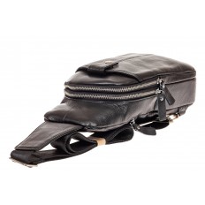 На фото 3 - Мужская слинг-сумка из натуральной кожи, цвет черный