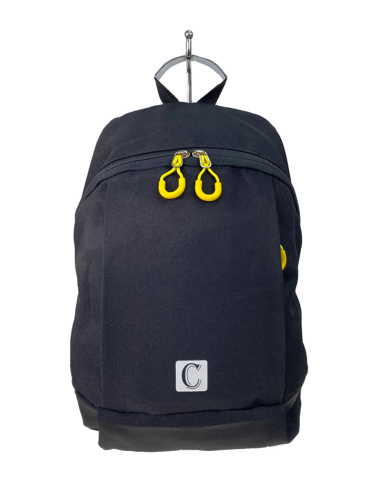 На фото 3 - Молодежный рюкзак из текстиля, цвет черный