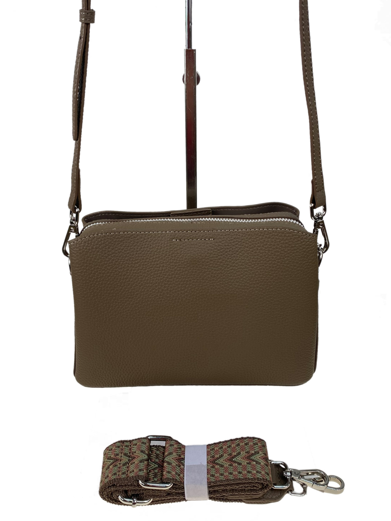 На фото 2 - Женская сумка кросс боди из натуральной кожи, цвет коричневый