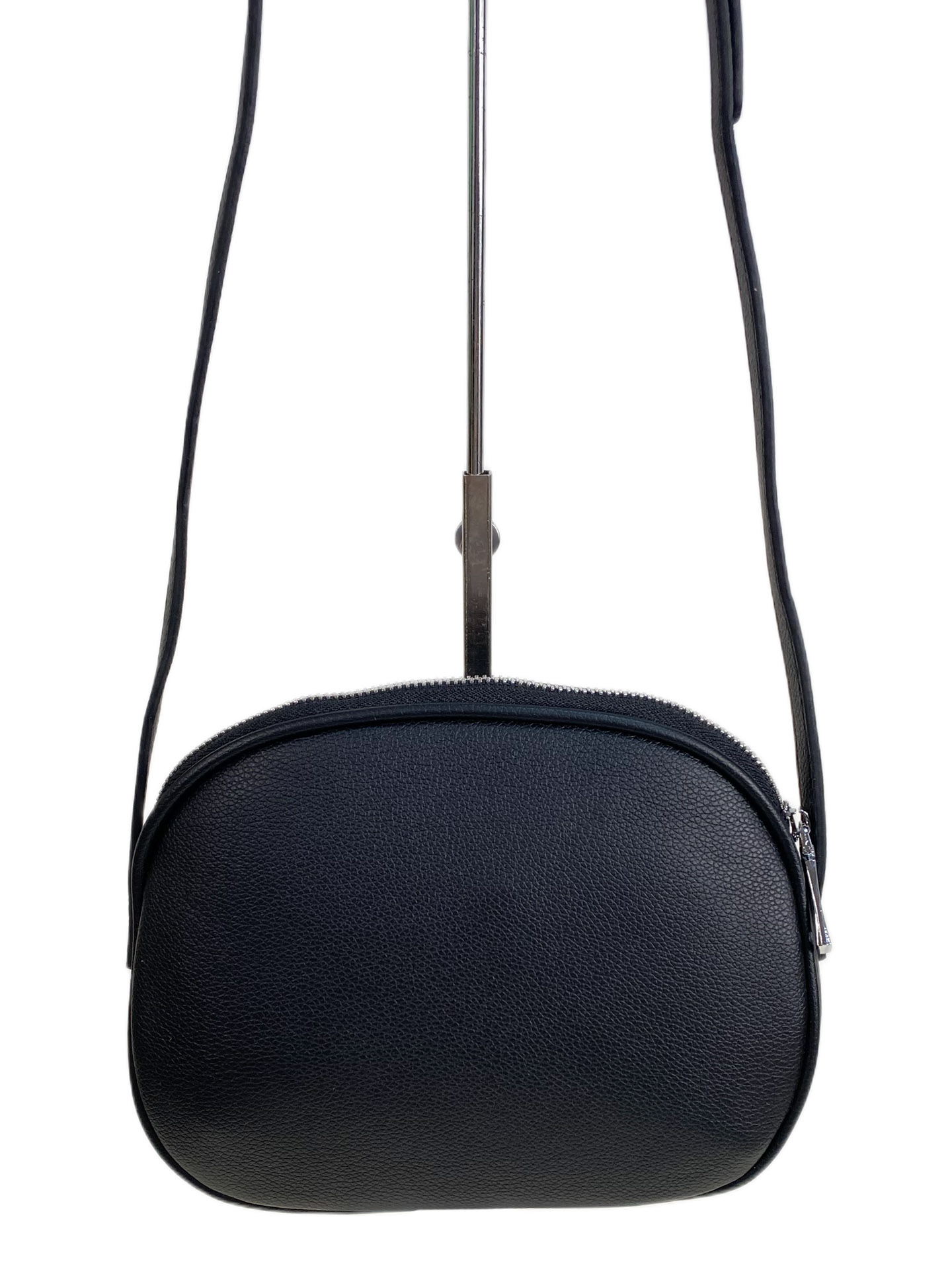 На фото 2 - Женская сумка из искусственной кожи, цвет черный