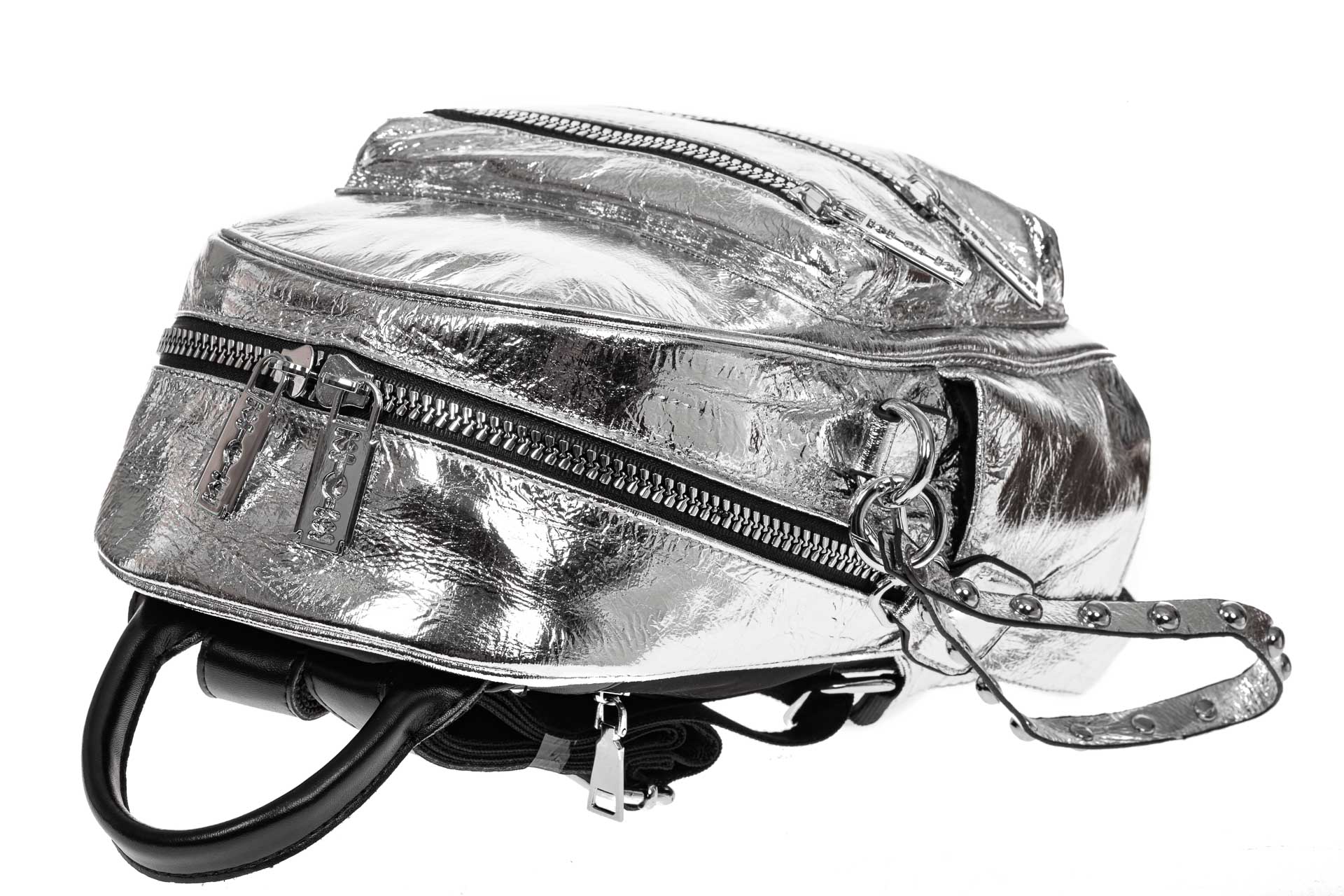 На фото 3 - Классический городской рюкзак из искусственной кожи, цвет серебро