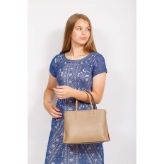 На фото 4 - Строгая женская сумка из натуральной кожи, цвет бежевый