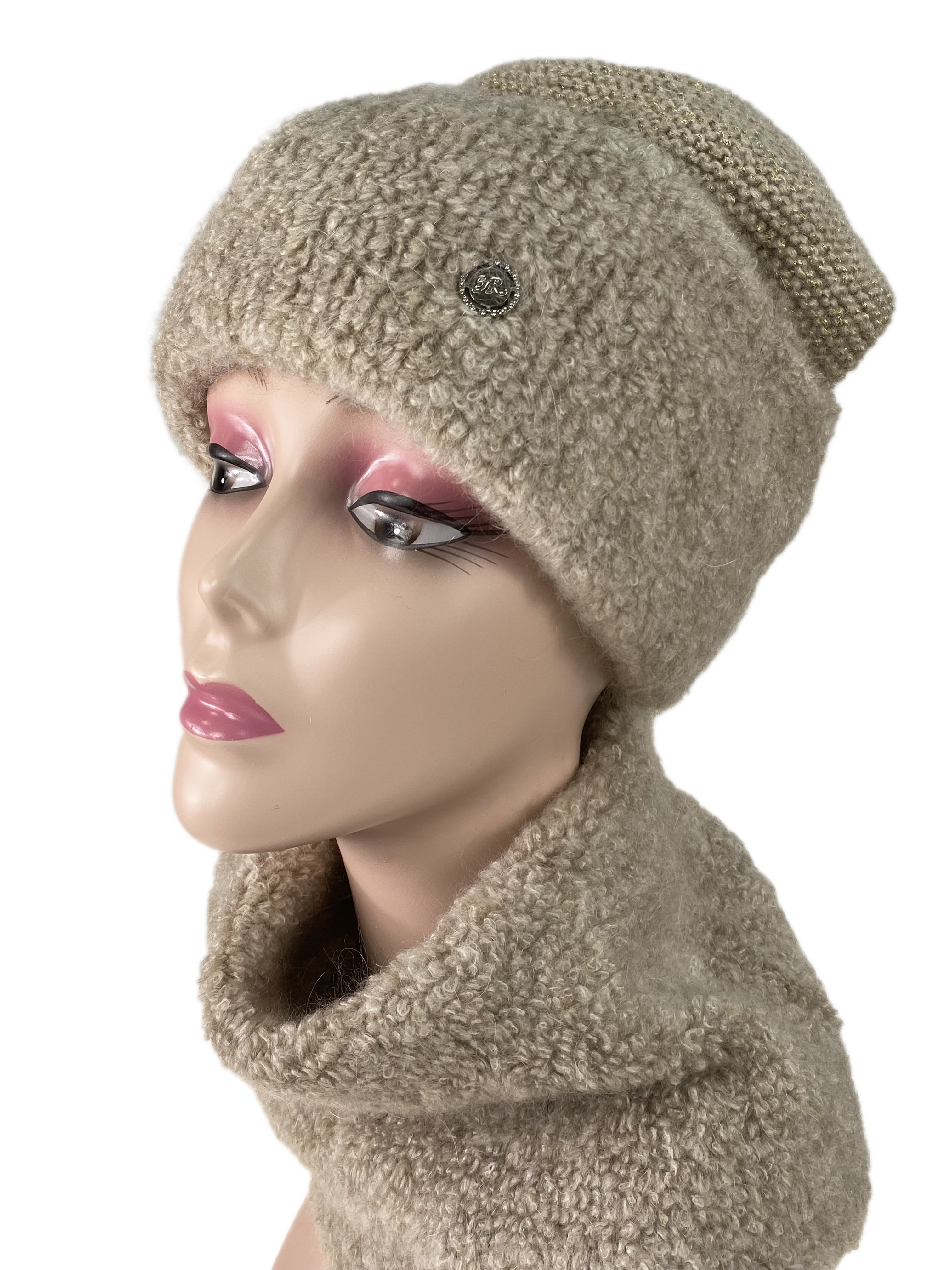 На фото 1 - Комплект шапка женская и снуд, цвет бежевый