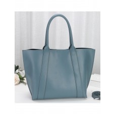 На фото 1 - Женская сумка-трапеция из натуральной кожи, цвет голубой