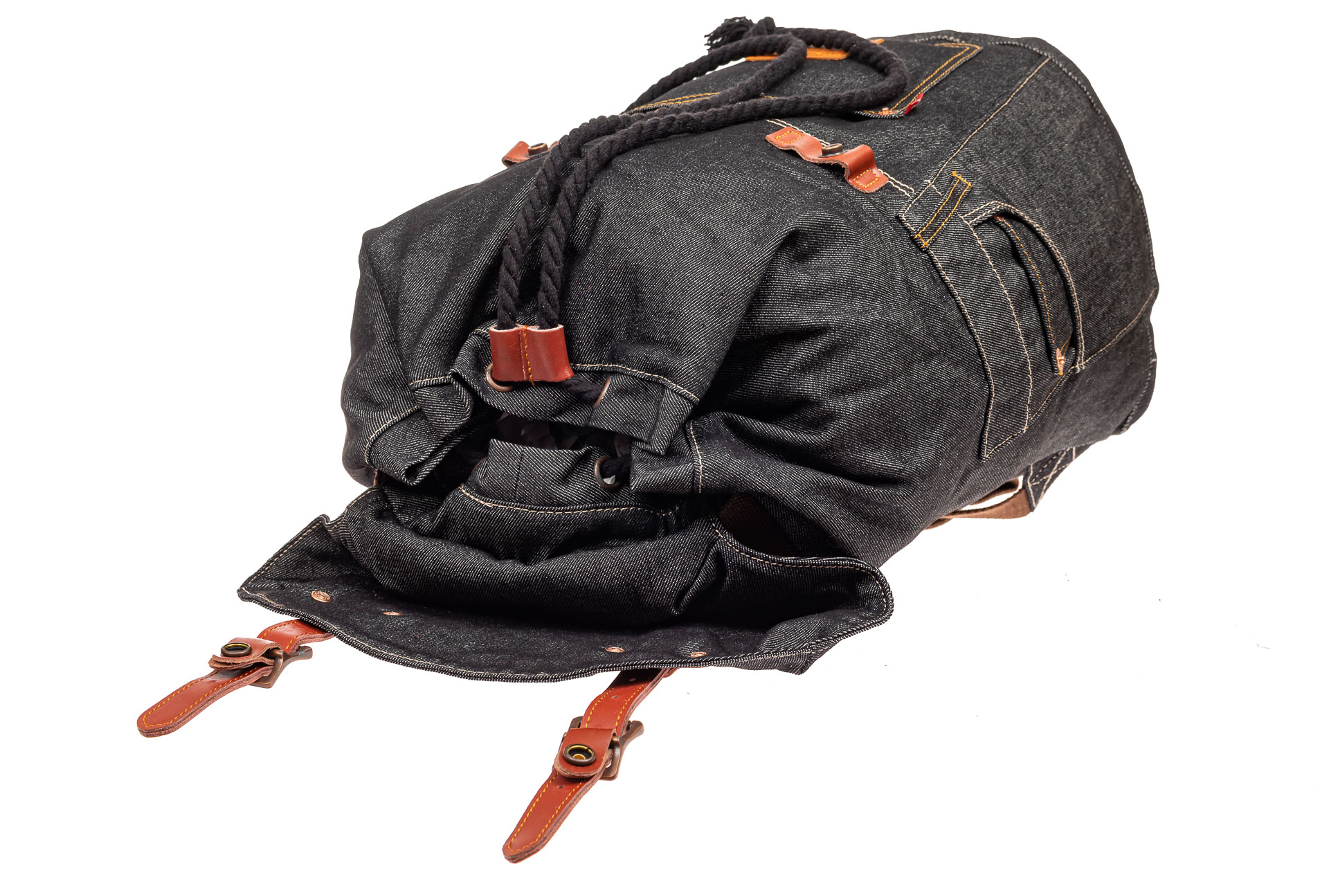 На фото 4 - Городской рюкзак мужской из джинсовой ткани, цвет темно-серый