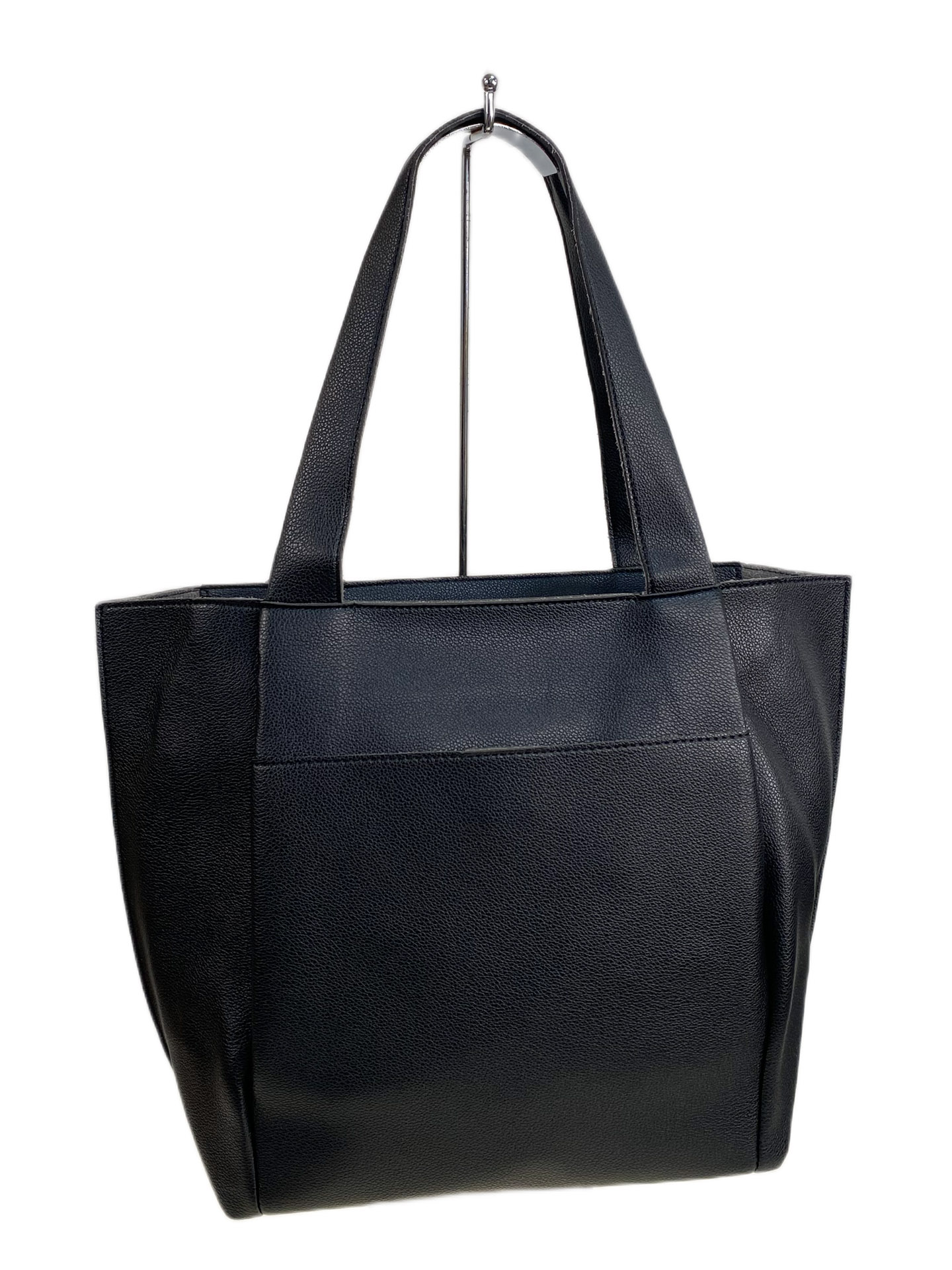 На фото 1 - Женская сумка из искусственной кожи, цвет черный 