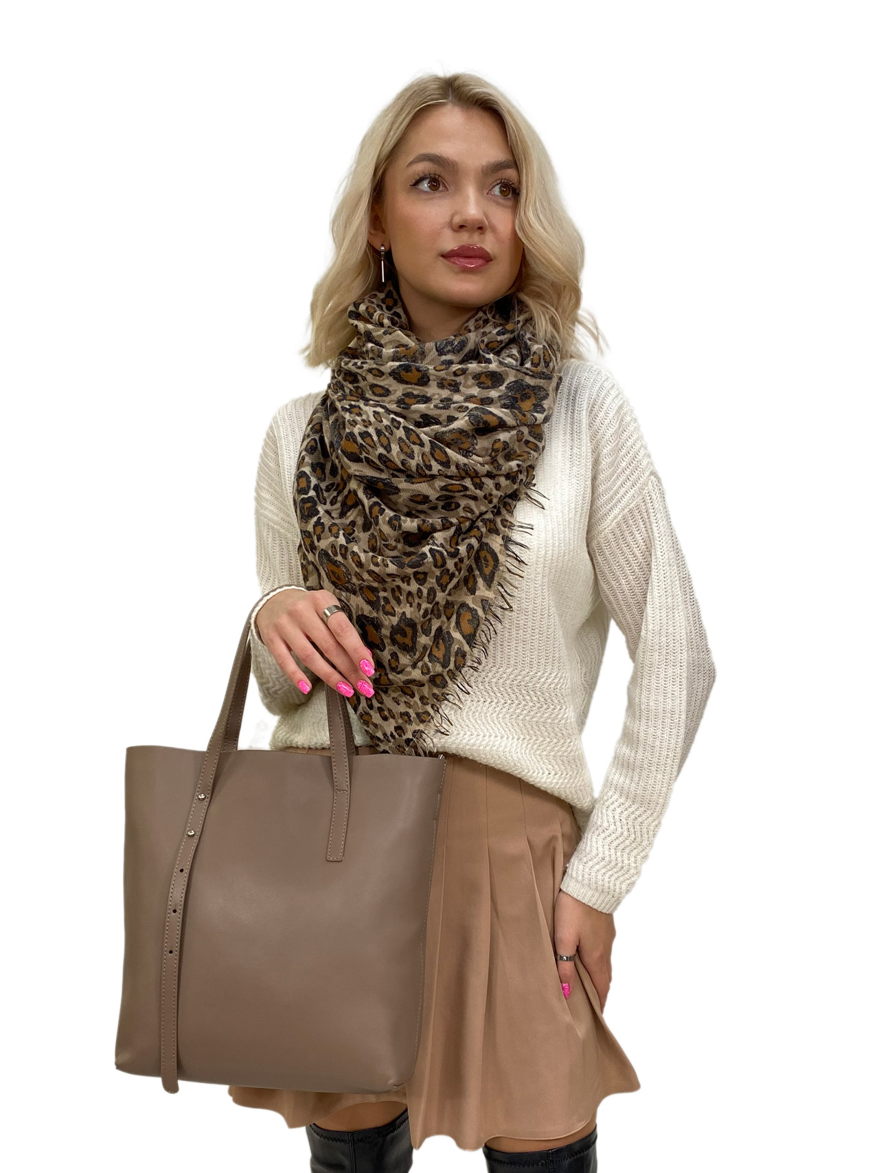 На фото 3 - Женская сумка из натуральной кожи, цвет серо-коричневый