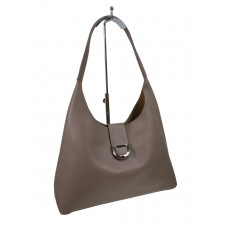 На фото 1 - Женская сумка шоппер из натуральной кожи, цвет серо-бежевый