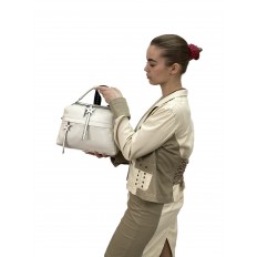 На фото 3 - Женская сумка  из натуральной кожи, цвет  белый