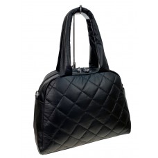 На фото 1 - Стильная женская сумка из искусственной кожи, цвет черный