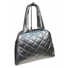 На фото 1 - Стильная женская сумка из искусственной кожи, цвет серебро