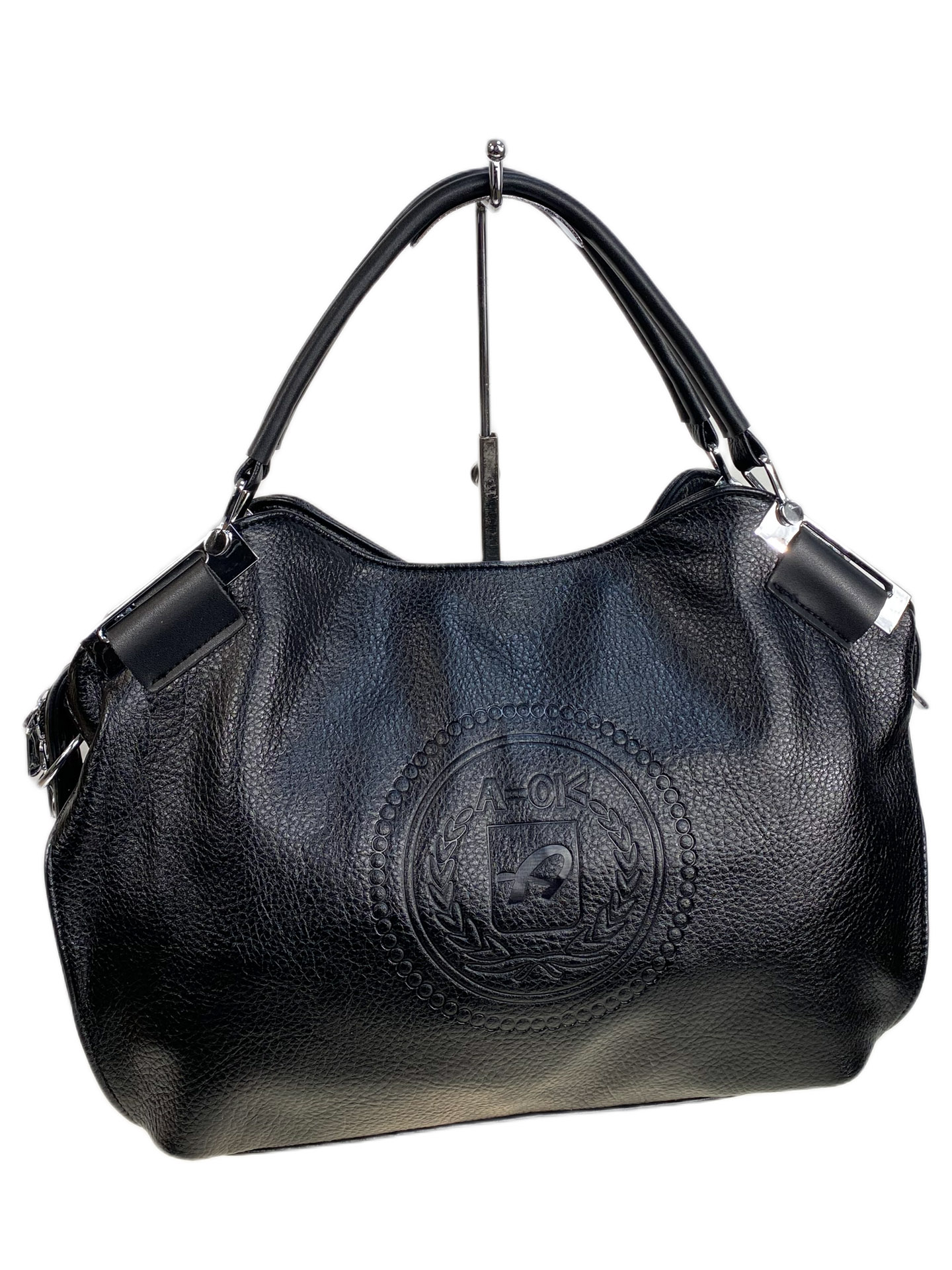 На фото 1 - Женская сумка из искусственной кожи, цвет черный