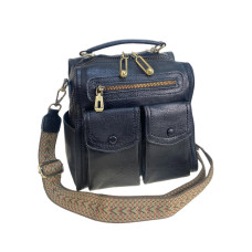 На фото 1 - Женская сумка - рюкзак из искусственной кожи, цвет черный На фото 1 - Женская сумка - рюкзак из искусственной кожи, цвет черный