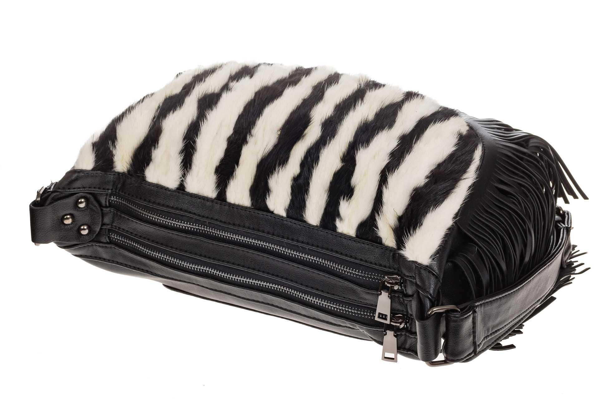 На фото 4 - Меховая сумка хобо с бахромой, зебра