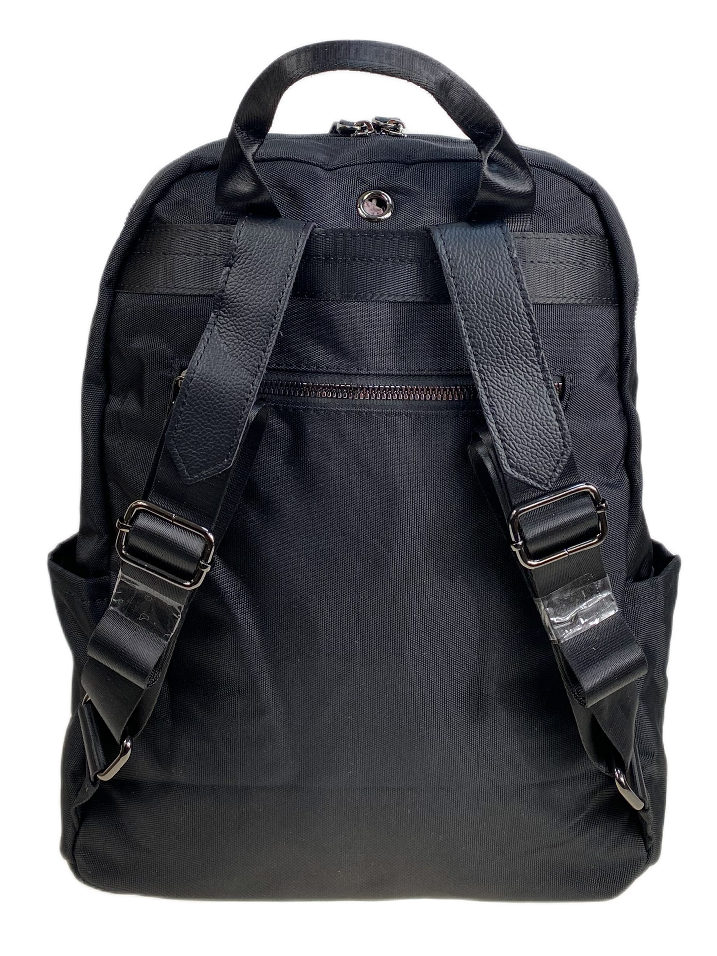 На фото 2 - Женский рюкзак из текстиля, цвет черный