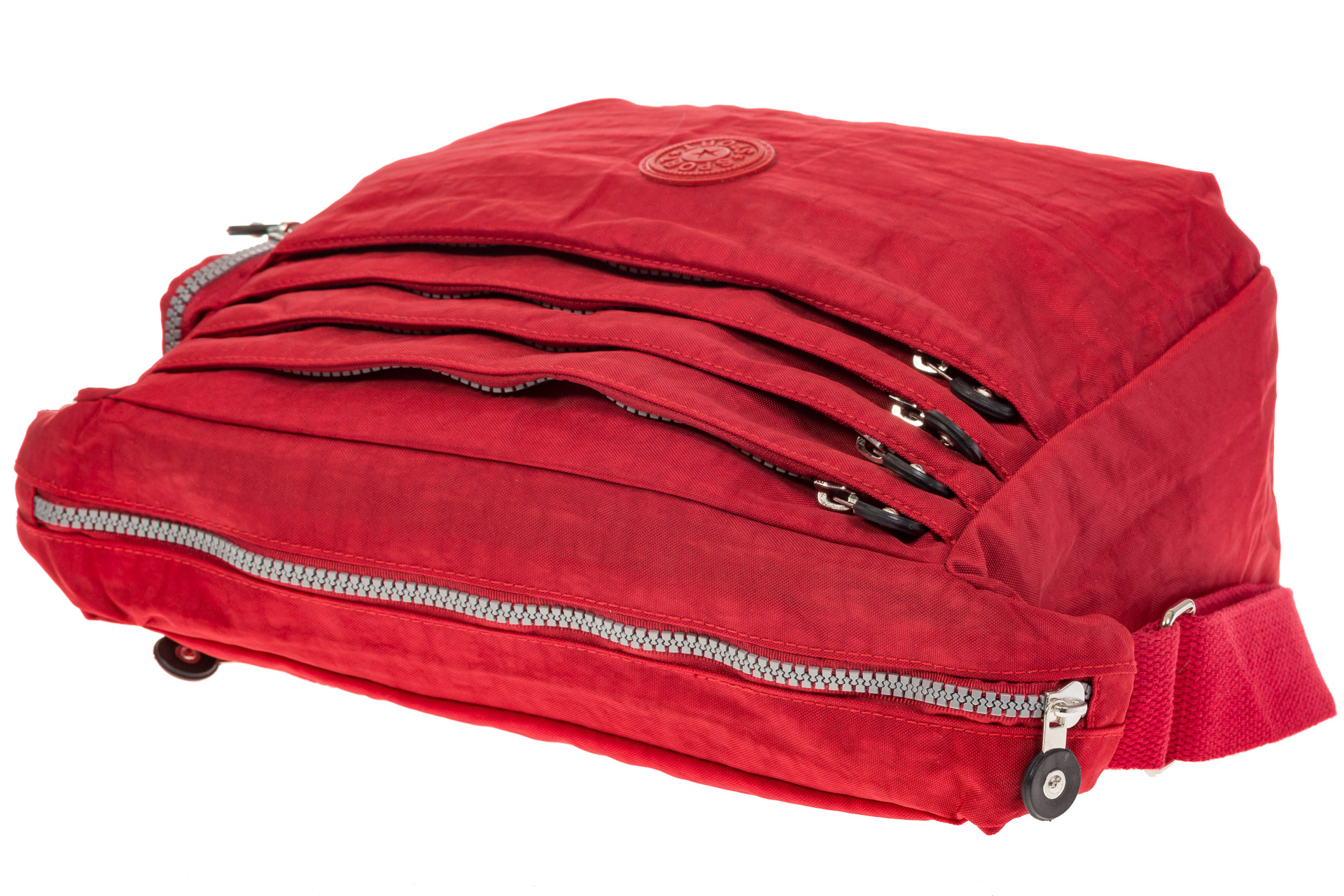 На фото 4 - Красная тканевая сумка с множеством карманов