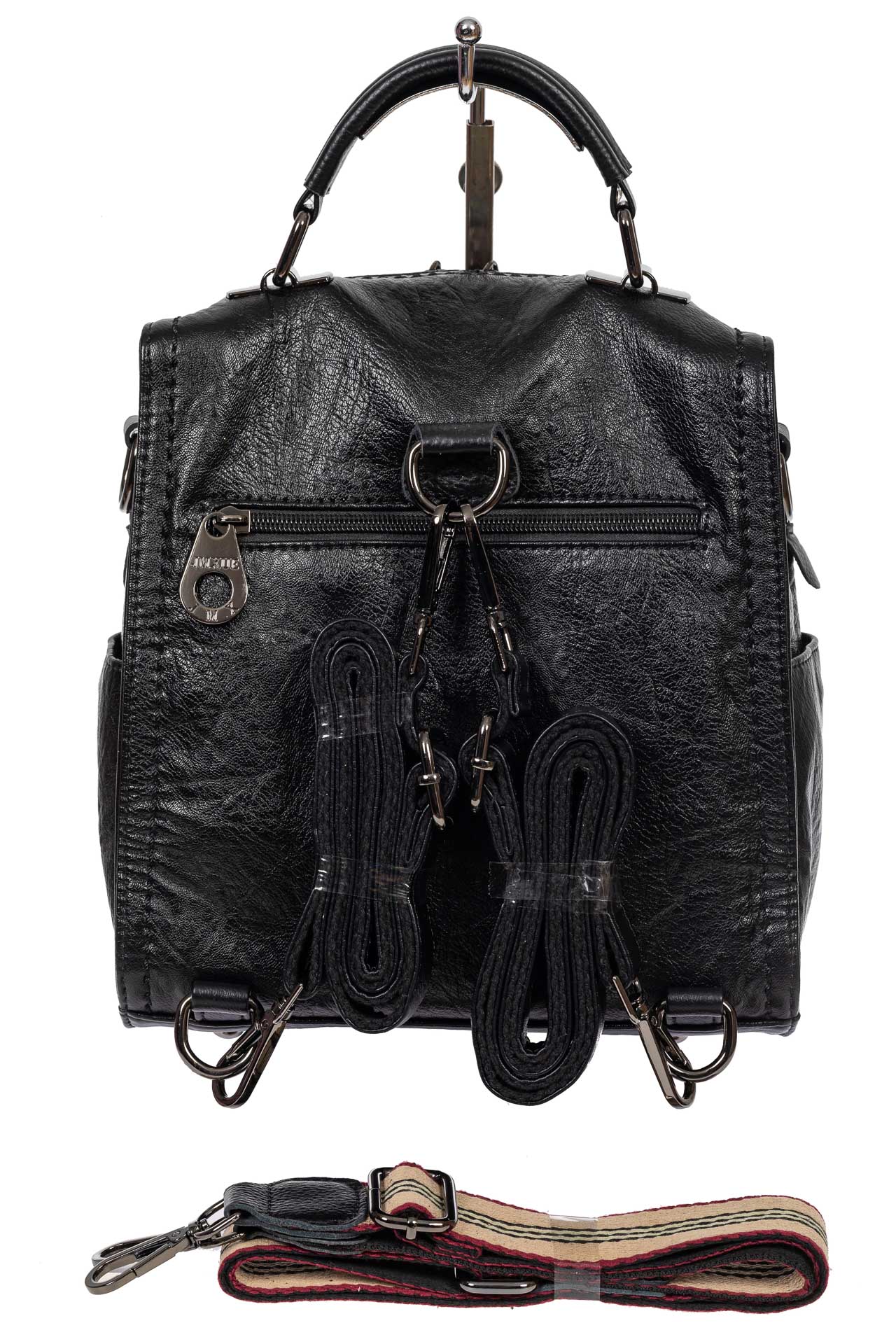 На фото 3 - Сумка-рюкзак молодёжная из экокожи, цвет чёрный