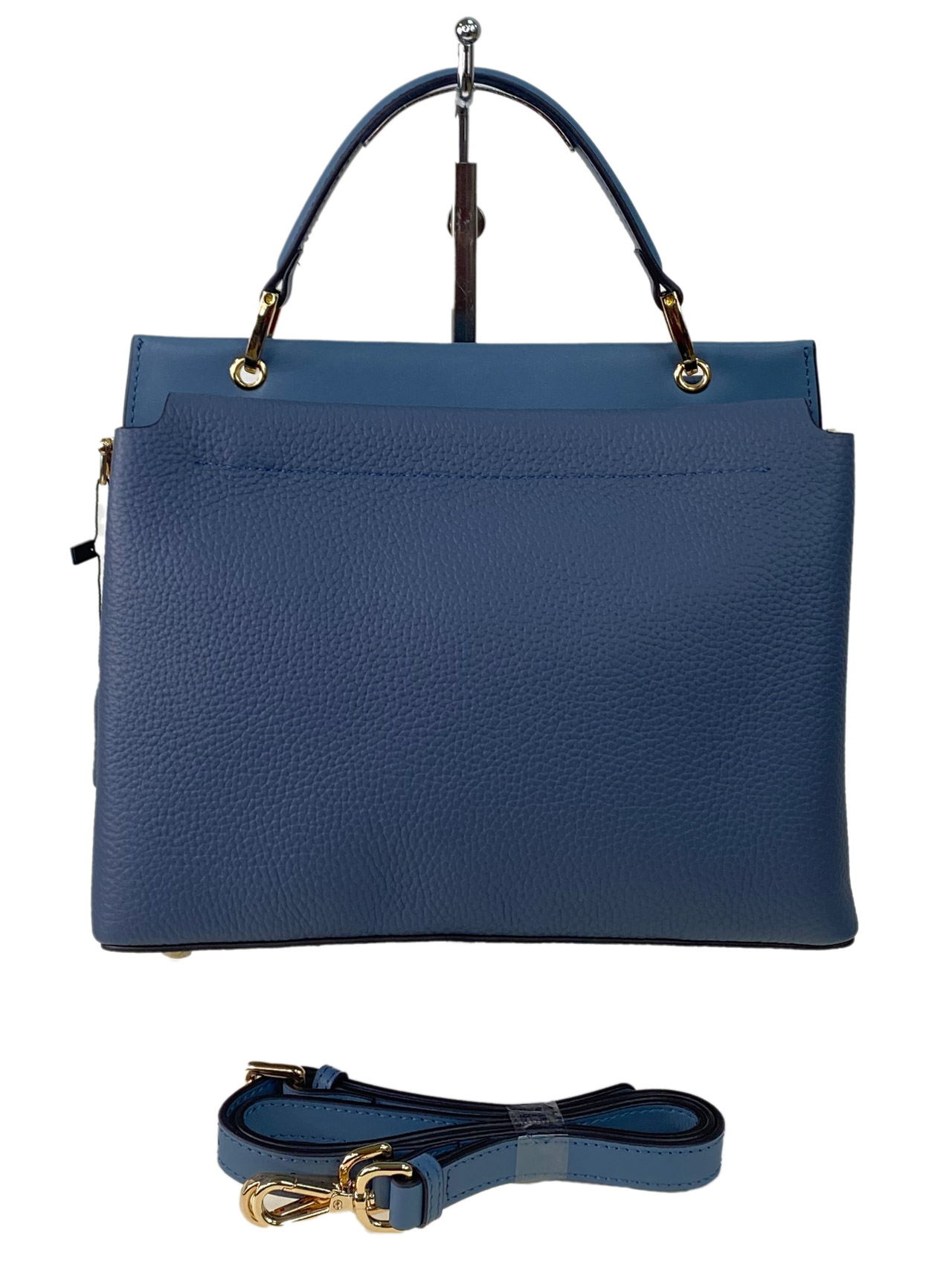 На фото 3 - Небольшая женская сумка из натуральной кожи, цвет  голубой