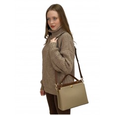 На фото 2 - Небольшая женская сумка из натуральной кожи, цвет бежевый с коричневым