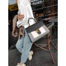На фото 2 - Женская сумка-портфель из фактурной натуральной кожи, цвет серый с чёрным и белым