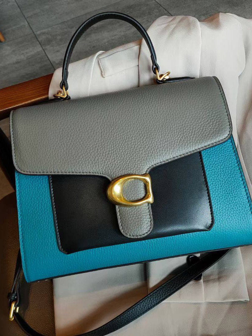 На фото 3 - Женская сумка-портфель из фактурной натуральной кожи, цвет бирюзовый с серым и чёрным