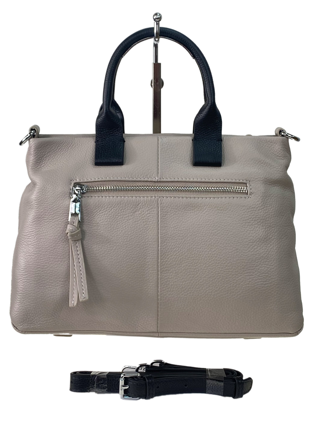 На фото 3 - Женская сумка  из натуральной кожи, цвет светло серый