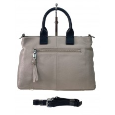 На фото 3 - Женская сумка  из натуральной кожи, цвет светло серый