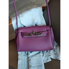 На фото 3 - Кожаная женская сумка-портфель, цвет баклажановый