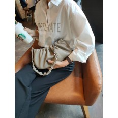 На фото 3 - Женская сумка-седло из натуральной кожи, цвет серый