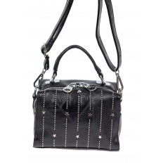На фото 2 - Чёрная женская сумка из экокожи с металлическим декором