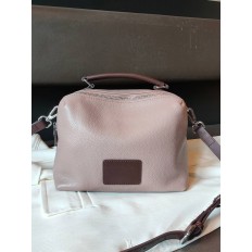 На фото 2 - Женская сумка кросс-боди из натуральной кожи, цвет розовый+коричневый