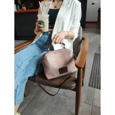 На фото 3 - Женская сумка кросс-боди из натуральной кожи, цвет розовый+коричневый