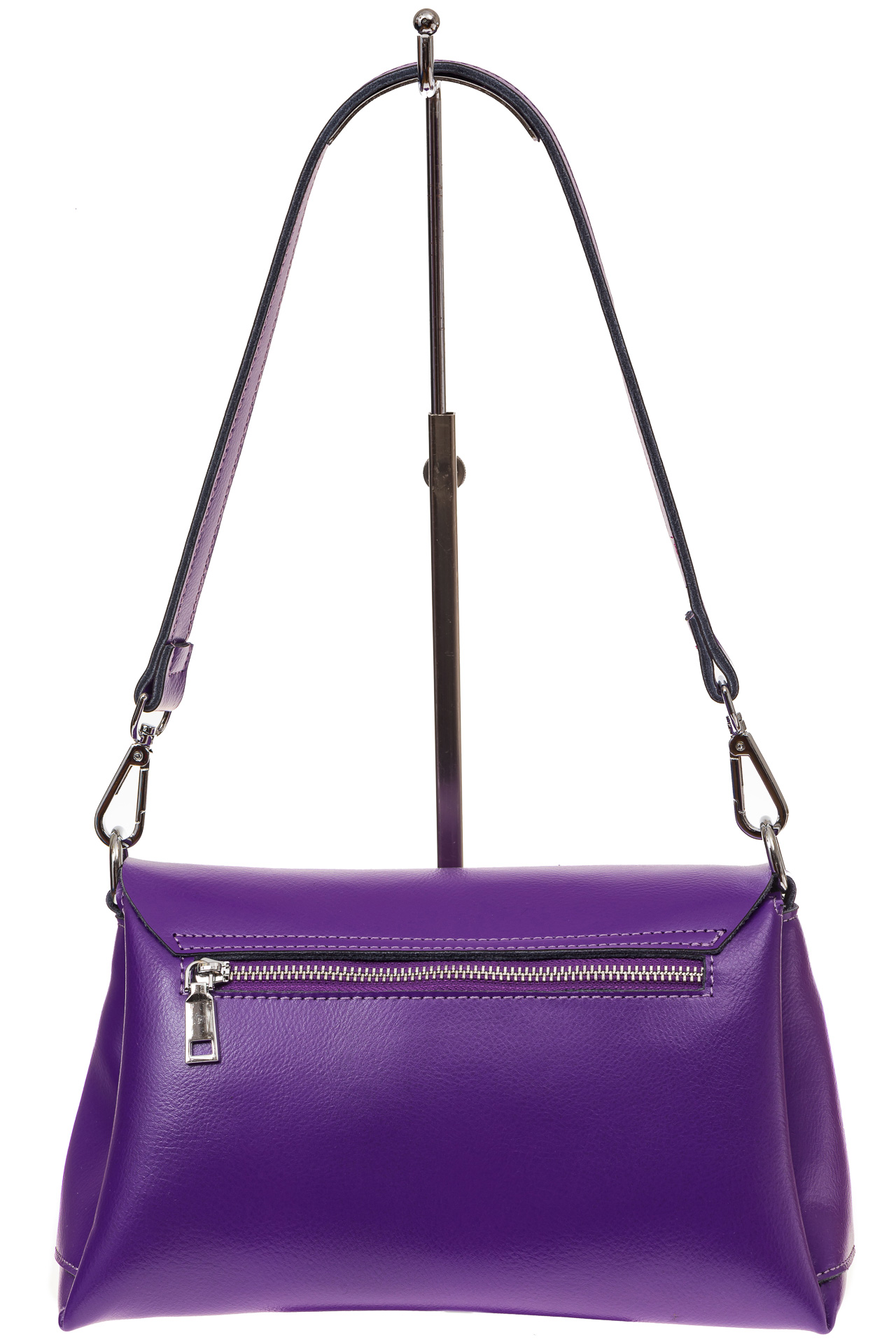 На фото 2 - Женская сумка багет из натуральной кожи, цвет фиолетовый