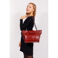 На фото 5 - Стильная женская сумка кожаная стеганая, бордовая