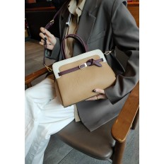 На фото 2 - Кожаная женская сумка-портфель, цвет коричневый с молочным 