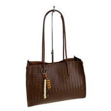 На фото 1 - Женская сумка из искусственной кожи, цвет шоколад