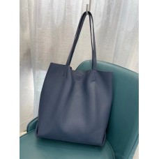На фото 1 - Кожанная сумка шоппер, цвет синий