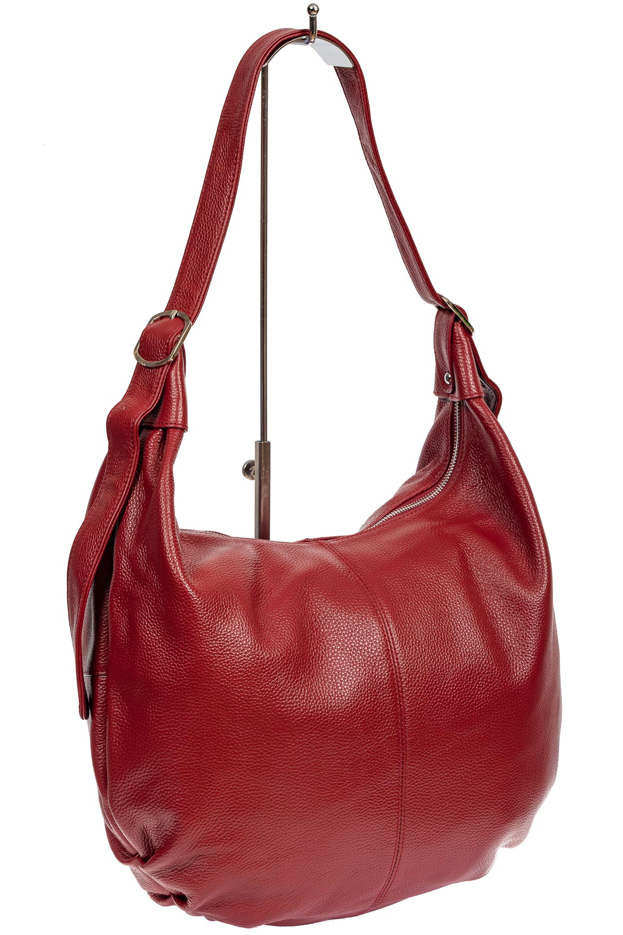На фото 1 - Мягкая женская сумка хобо из натуральной кожи, цвет бордовый