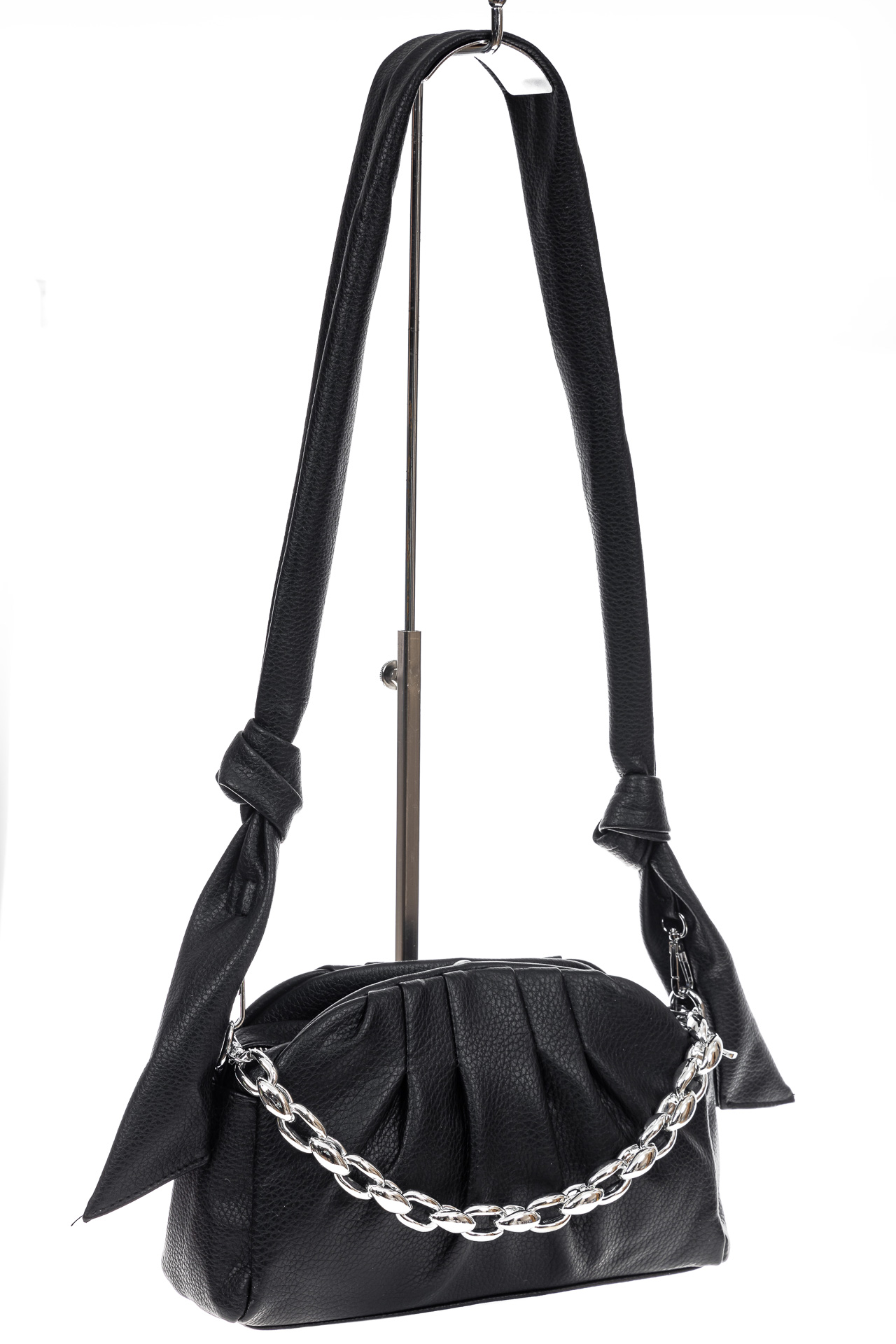 На фото 3 - Мягкая женская сумка из искусственной кожи, цвет черный