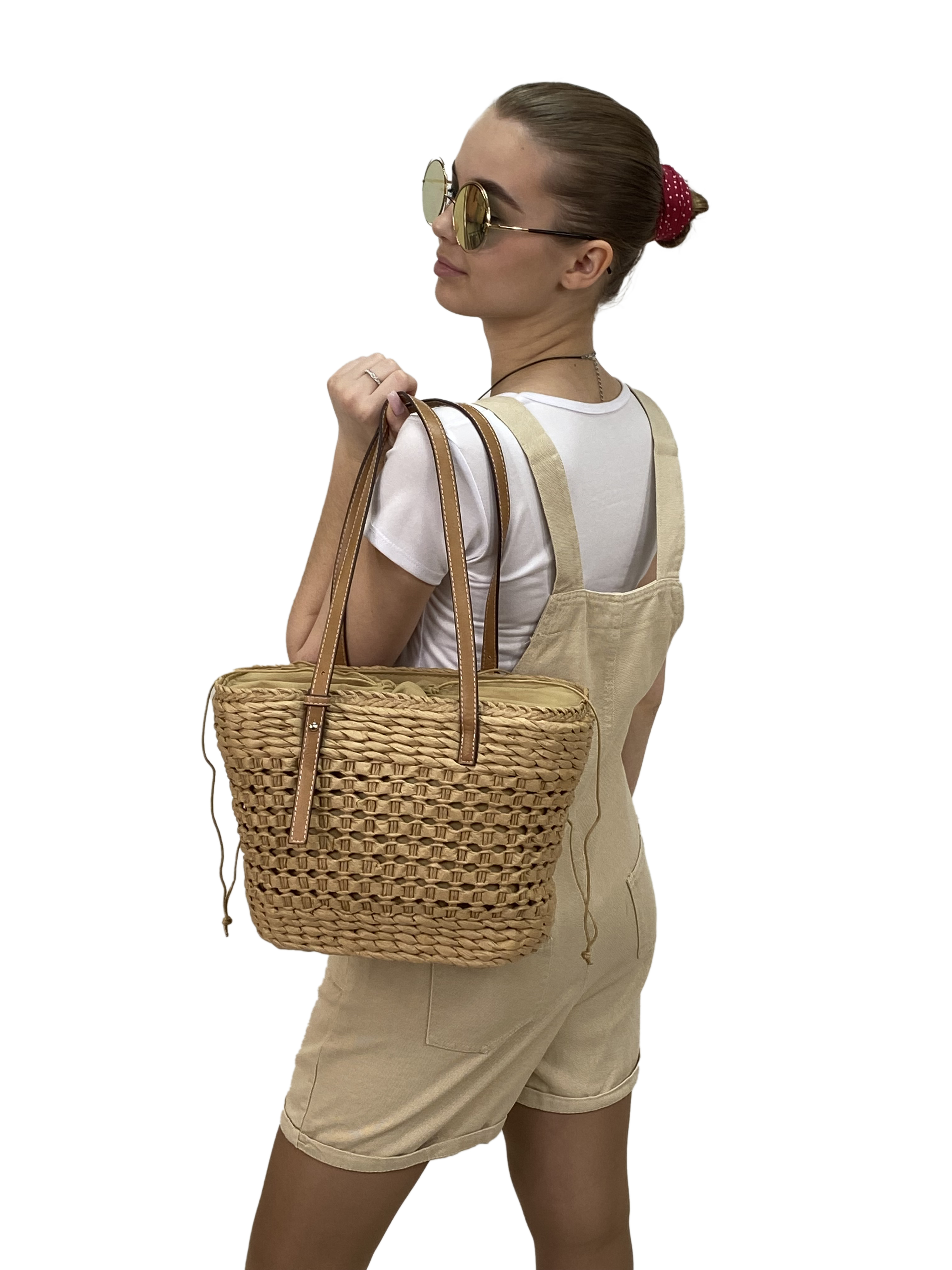 На фото 3 - Плетеная сумка-корзинка из соломки, цвет крафт