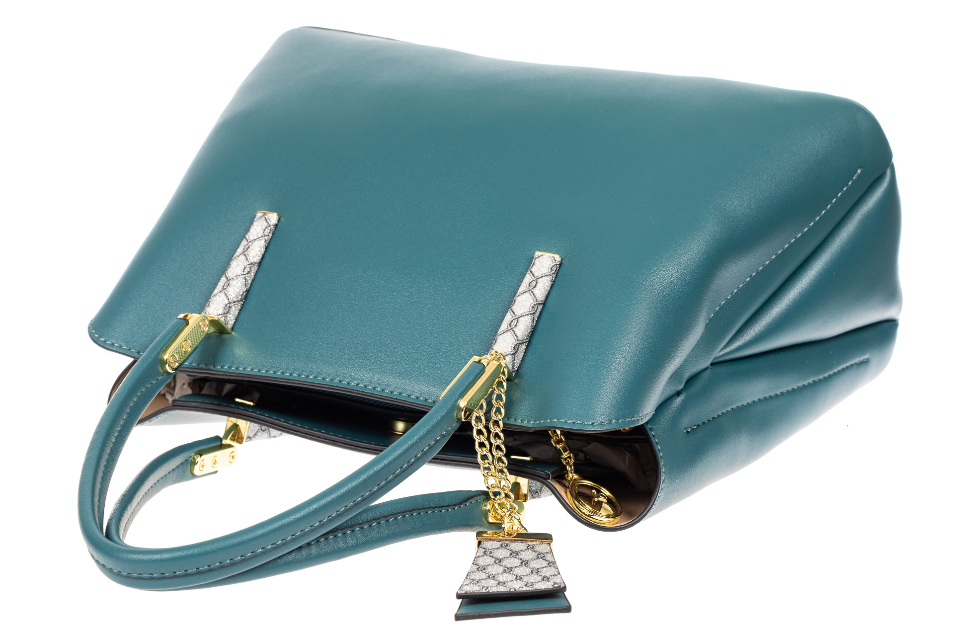 На фото 4 - Женская сумка-трапеция из кожзама с подвеской, цвет голубой