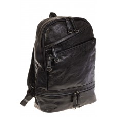 На фото 1 - Мужской рюкзак из искусственной кожи черного цвета