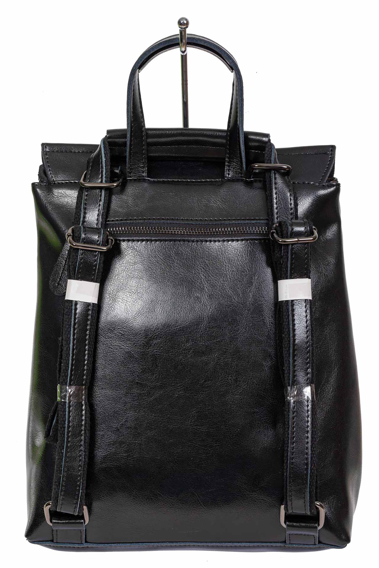 На фото 3 - Кожаный рюкзак-трансформер, цвет чёрный